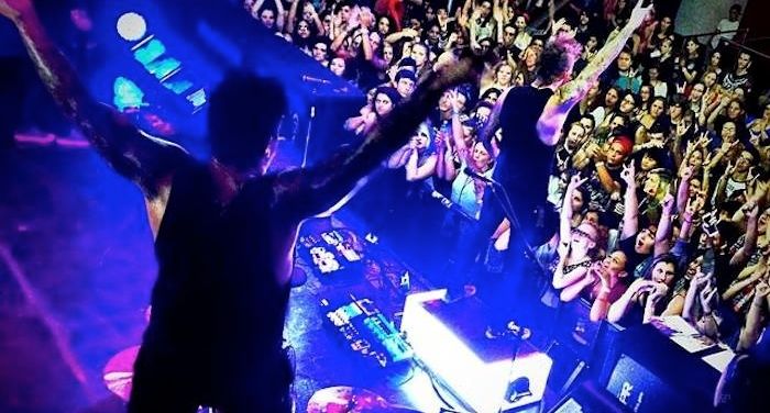 Stars In Stereo live