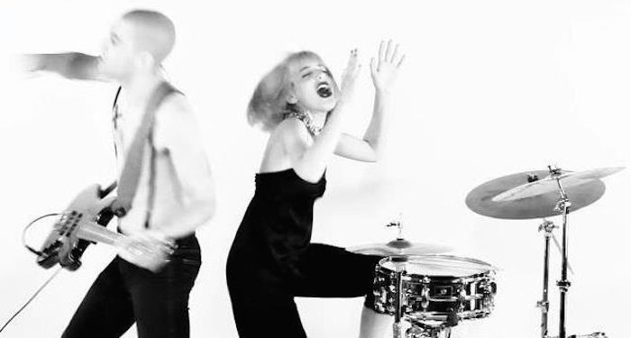 HANK AND THE CUPCAKES