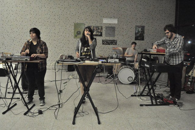 58602_438950632777_314223702777_4925477_7508086_n