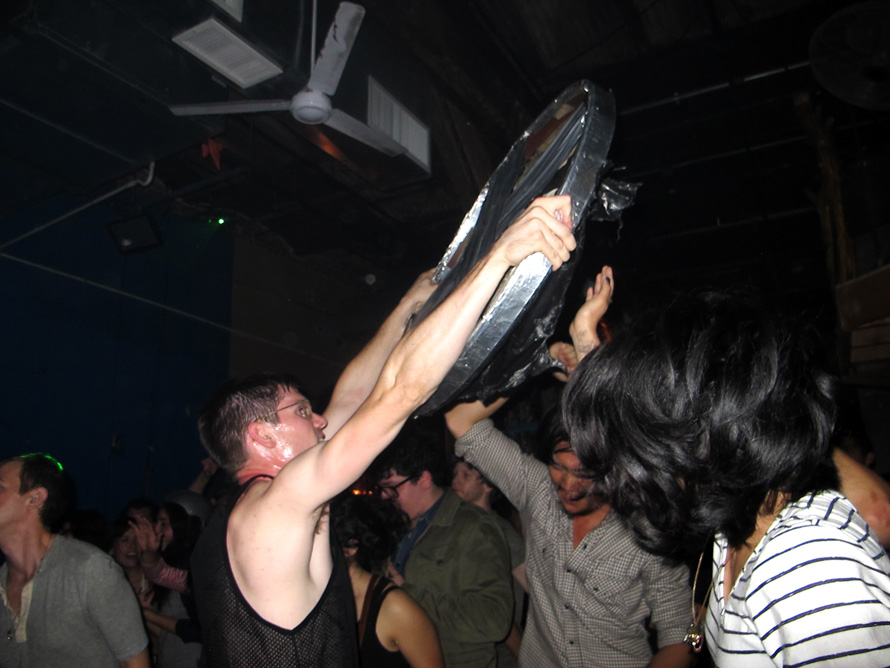 Born_Gold_giant_drum