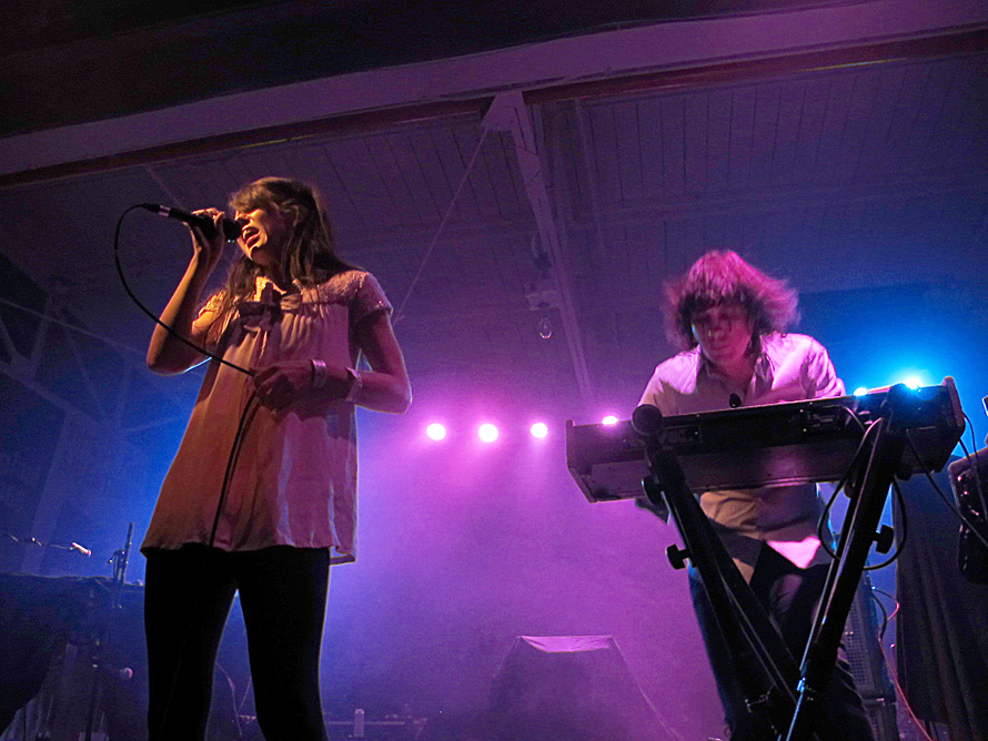 Glass_Candy