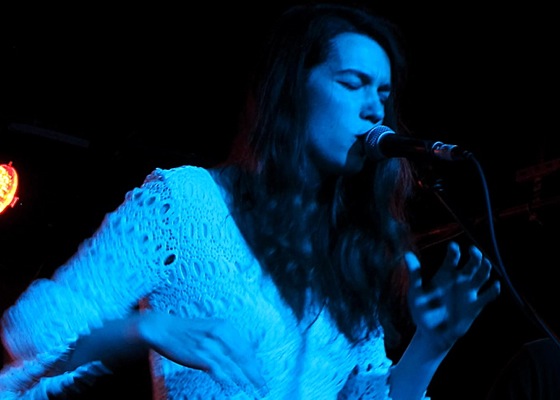 Grace_Woodroofe_hands5x7