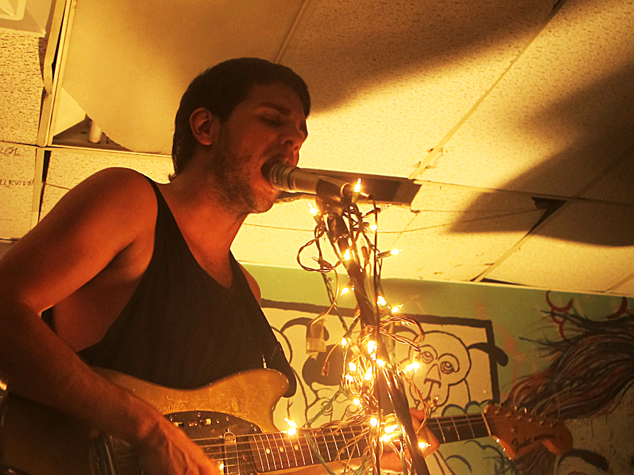 Grave_Babies_Danny_sing