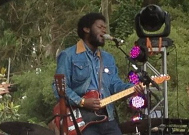 Michael-Kiwanuka-Outside-Lands-560
